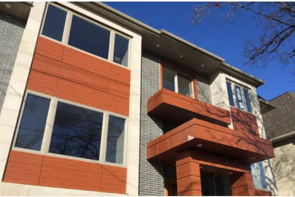 Toronto Modern House Apartment Exterior photo