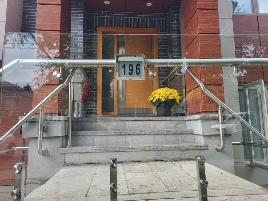 Toronto Modern House Apartment Exterior photo